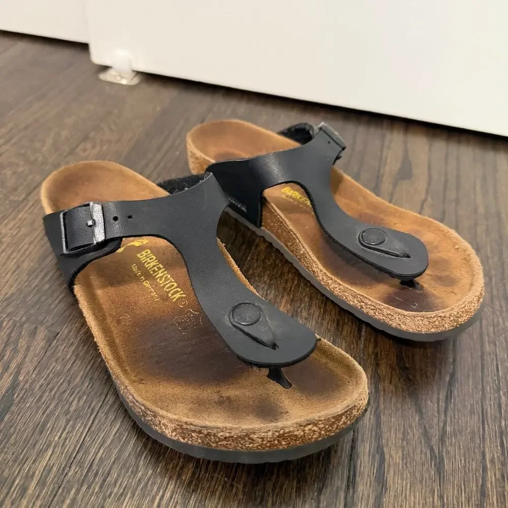 Birkenstock Gizeh Youth Sandal- Size 34/ US 3